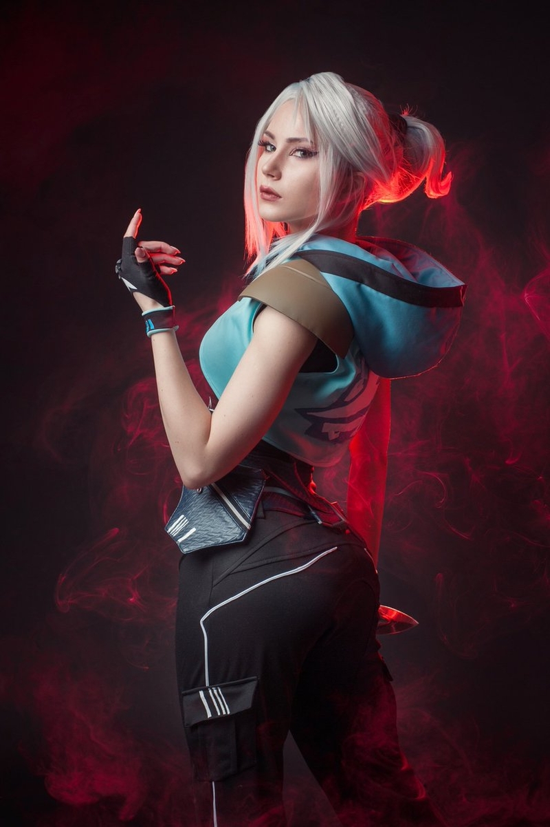 Fast and elusive - cosplay on the Jett from Valorant - FreeMMORPG.top