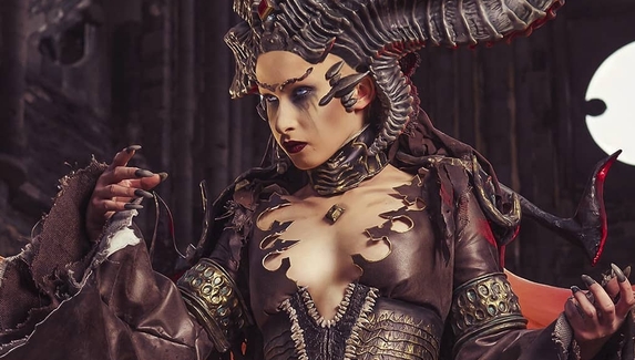 Качественный косплей на Lilith из Diablo IV
