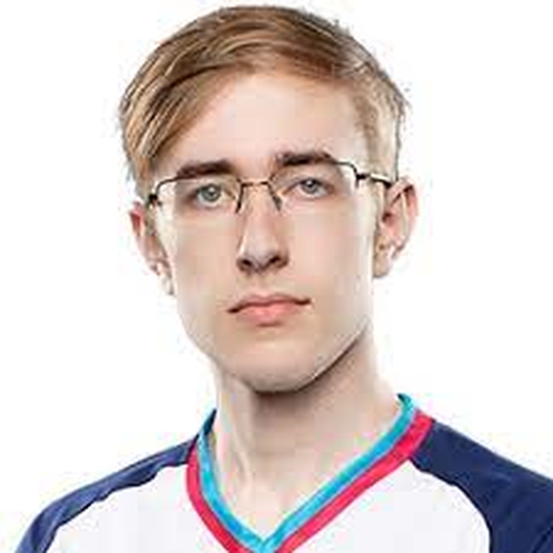 Quinn rizza. Quinn Callahan. CCNC Quinn. CCNC дота 2. Quin Dota 2 игрок.